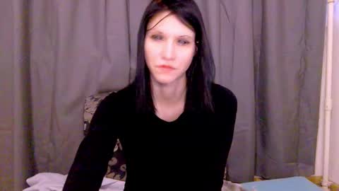 Snapshot of black_sswan chatting on 02-12-26, 02:23 Kristin online show from 02-12-26, 02:23