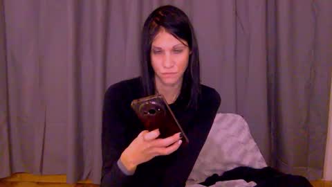 Snapshot of black_sswan chatting on 02-19-26, 04:03 Kristin online show from 02-19-26, 04:03