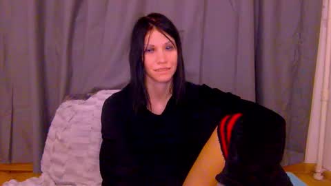 Snapshot of black_sswan chatting on 02-25-26, 06:39 Kristin online show from 02-25-26, 06:39