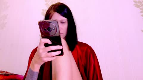 Snapshot of black_sswan chatting on 04-08-26, 05:18 Kristin online show from 04-08-26, 05:18