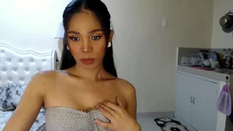 Snapshot of blackbarbiesavanna_23 chatting on 11-12-25, 05:19 savanna online show from 11-12-25, 05:19