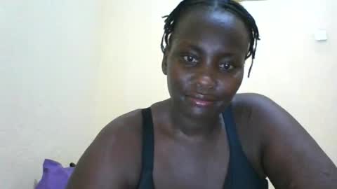 Snapshot of blackbeauty002 chatting on 05-09-26, 11:54 PACIFICA online show from 05-09-26, 11:54