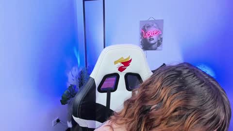 Snapshot of blackberry_s chatting on 02-03-25, 03:06 Sophie online show from 02-03-25, 03:06