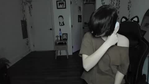 Snapshot of blackberryfizz chatting on 01-12-26, 11:21 Ella online show from 01-12-26, 11:21