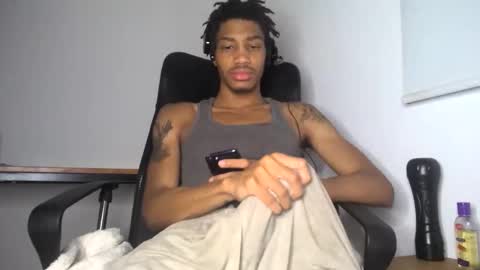 Snapshot of blackbulltitus chatting on 06-01-26, 04:58 BlackBullTitus online show from 06-01-26, 04:58
