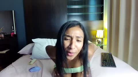 Snapshot of blackd0ll chatting on 06-08-26, 05:30 Angye online show from 06-08-26, 05:30