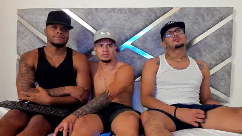 Snapshot of blackdreams1__ chatting on 12-27-24, 11:31 Black Dreams online show from 12-27-24, 11:31