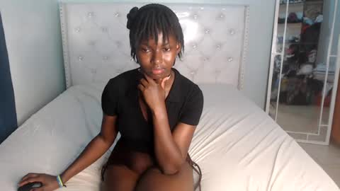 Snapshot of blackmelaninqueen chatting on 07-13-26, 11:46 Cleo online show from 07-13-26, 11:46