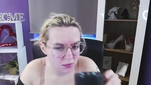 Z O E Y online show from 03-05-26, 06:20