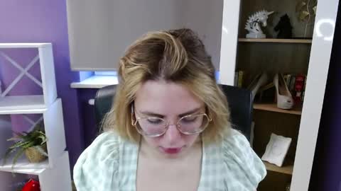 Z O E Y online show from 04-15-26, 05:14