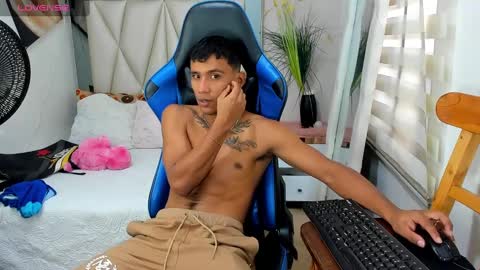 Snapshot of blacksex_boy chatting on 12-05-24, 07:06 Marlon online show from 12-05-24, 07:06