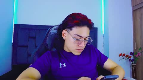 Snapshot of blade_sensual chatting on 10-17-25, 04:15 blade_sensual online show from 10-17-25, 04:15