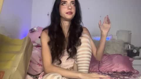 Snapshot of blairebliz chatting on 05-17-26, 06:00 blaire online show from 05-17-26, 06:00