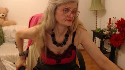 Snapshot of blairfort chatting on 01-28-25, 02:11 blairfort online show from 01-28-25, 02:11