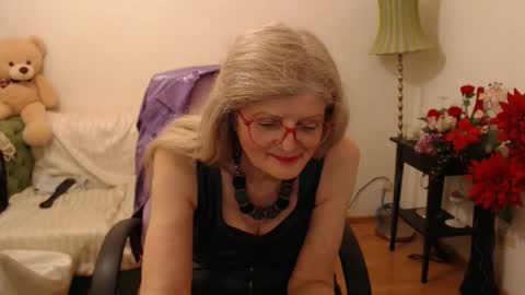 Snapshot of blairfort chatting on 03-08-25, 05:22 blairfort online show from 03-08-25, 05:22