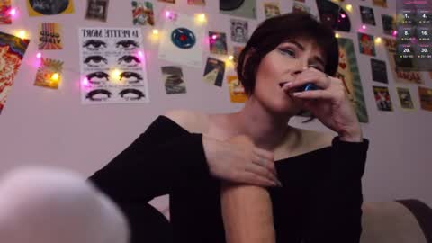 Britney online show from 04-18-26, 07:58