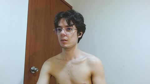 Snapshot of blakeshatter chatting on 12-20-24, 05:14 blakeshatter online show from 12-20-24, 05:14