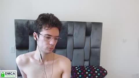 Snapshot of blakeshatter chatting on 11-18-25, 01:59 blakeshatter online show from 11-18-25, 01:59