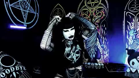   online show from 10-23-25, 08:24