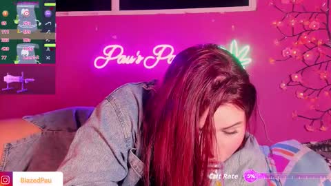 Pau online show from 02-11-26, 01:54