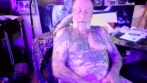 Snapshot of blindsurfer780299 chatting on 06-29-26, 05:03 blindsurfer780299 online show from 06-29-26, 05:03