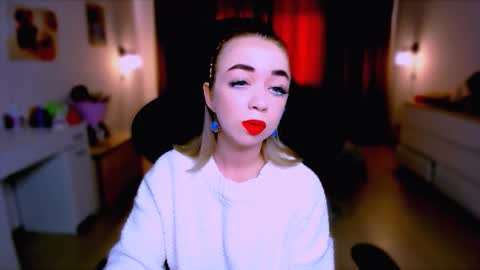 Snapshot of blinkofeyes chatting on 09-13-25, 09:20 Nicole online show from 09-13-25, 09:20