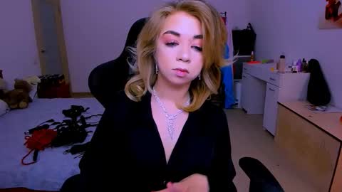 Nicole online show from 02-05-26, 04:39