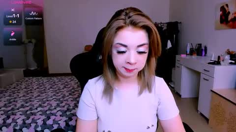 Nicole online show from 06-09-26, 06:47