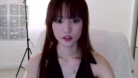 Snapshot of blon_kater chatting on 12-15-24, 04:07 YoYo online show from 12-15-24, 04:07