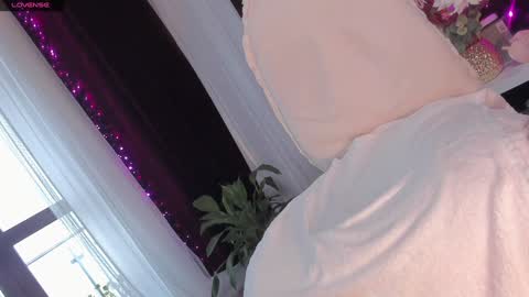 Snapshot of blond3_bab3 chatting on 12-11-24, 10:58 Maria online show from 12-11-24, 10:58