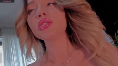 Snapshot of blond3_bab3 chatting on 03-04-25, 07:41 Maria online show from 03-04-25, 07:41