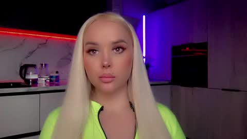 Lana online show from 01-18-25, 06:24