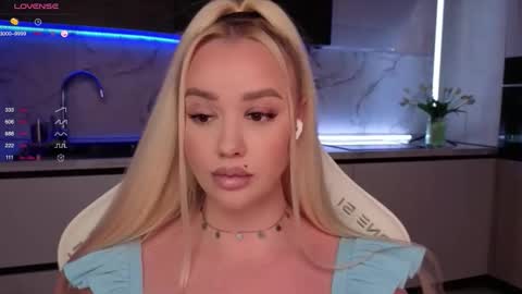 Lana online show from 09-20-25, 08:37