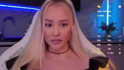 Snapshot of blond_diamond chatting on 01-17-26, 08:52 Lana online show from 01-17-26, 08:52