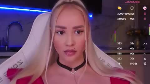 Snapshot of blond_diamond chatting on 02-12-26, 02:39 Lana online show from 02-12-26, 02:39