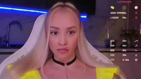 Snapshot of blond_diamond chatting on 02-14-26, 03:36 Lana online show from 02-14-26, 03:36