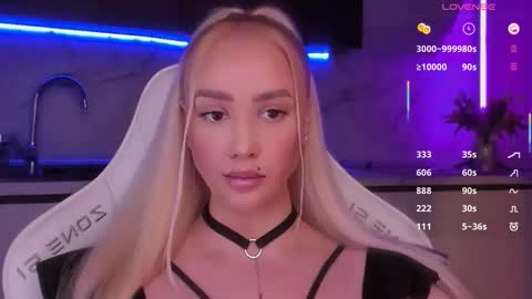 Snapshot of blond_diamond chatting on 02-16-26, 01:13 Lana online show from 02-16-26, 01:13