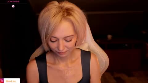 blond_ice_ann online show from 04-25-26, 09:56
