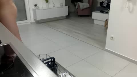 blondas21 online show from 11-18-25, 05:17