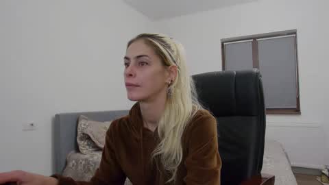 Snapshot of blonde4pasion chatting on 12-06-24, 07:45 blonde4pasion online show from 12-06-24, 07:45