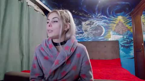 Snapshot of blonde4pasion chatting on 01-14-25, 08:15 blonde4pasion online show from 01-14-25, 08:15