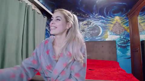 Snapshot of blonde4pasion chatting on 01-16-25, 08:46 blonde4pasion online show from 01-16-25, 08:46