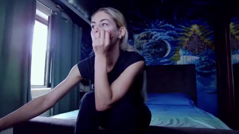 Snapshot of blonde4pasion chatting on 09-12-25, 05:40 blonde4pasion online show from 09-12-25, 05:40