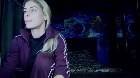 Snapshot of blonde4pasion chatting on 10-11-25, 07:01 blonde4pasion online show from 10-11-25, 07:01