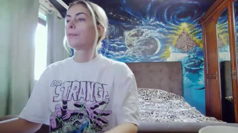 Snapshot of blonde4pasion chatting on 10-14-25, 08:37 blonde4pasion online show from 10-14-25, 08:37