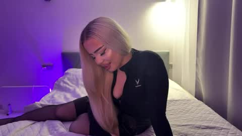 Snapshot of blonde8888 chatting on 06-03-26, 12:57 blonde8888 online show from 06-03-26, 12:57