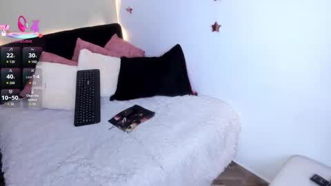Esperancita and Karina online show from 01-06-26, 01:42