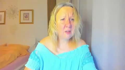 Snapshot of blonde_angel20 chatting on 12-30-24, 05:48 Nicole online show from 12-30-24, 05:48