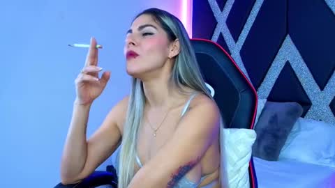 Snapshot of blonde_cat1515 chatting on 10-07-25, 02:20 alejandra online show from 10-07-25, 02:20