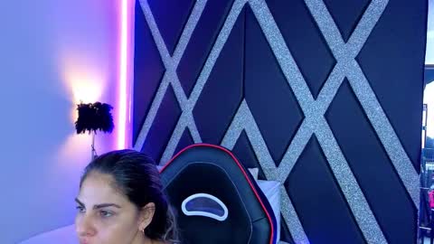 Snapshot of blonde_cat1515 chatting on 10-20-25, 08:53 alejandra online show from 10-20-25, 08:53